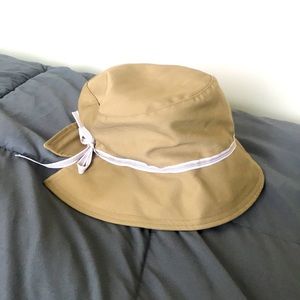 Bucket hat
